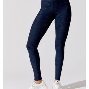 Twenty Montreal Hyper Reality Camo active legging